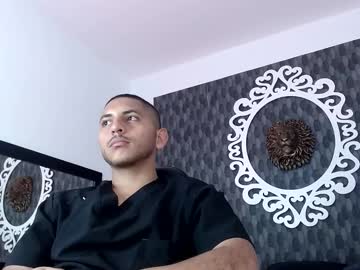 See Dereck_brow online Now @ seximation.com