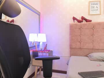 See Elise_leyton online Now @ seximation.com