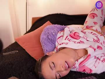 See R4veenn online Now @ seximation.com