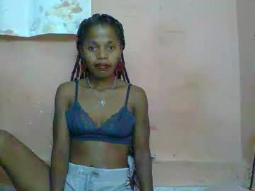 See Rosiahot1 online Now @ seximation.com
