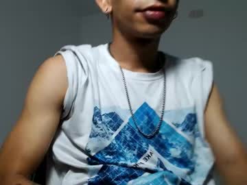 See Zack_kingg online Now @ seximation.com